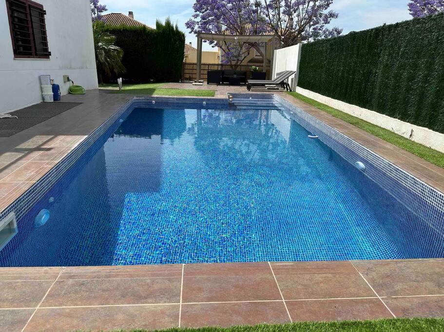 Modern 5-Bedroom Villa With Pool Montequinto Exterior foto